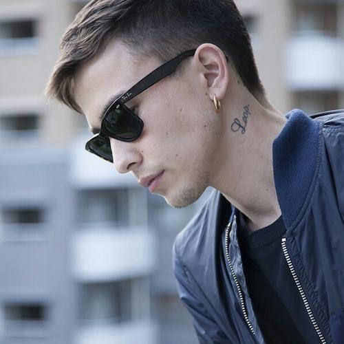 墨镜男(墨镜男动漫)